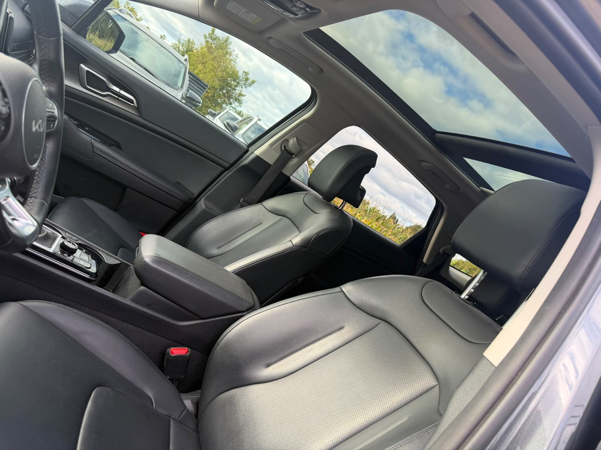 KIA SPORTAGE 2023 AWD véhicule importé du Canada vers la Côte d'Ivoire - DK Vortex
