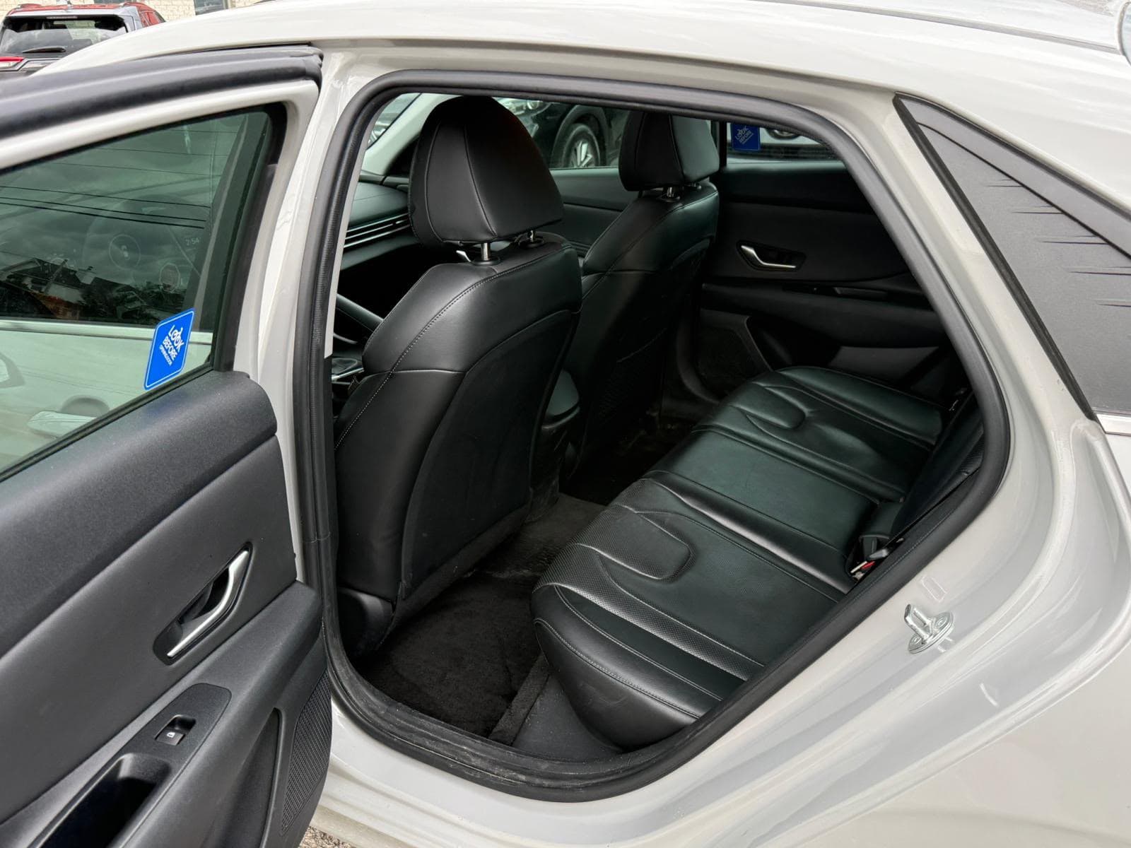 HYUNDAI ELANTRA ULTIMATE véhicule importé du Canada vers la Côte d'Ivoire - DK Vortex